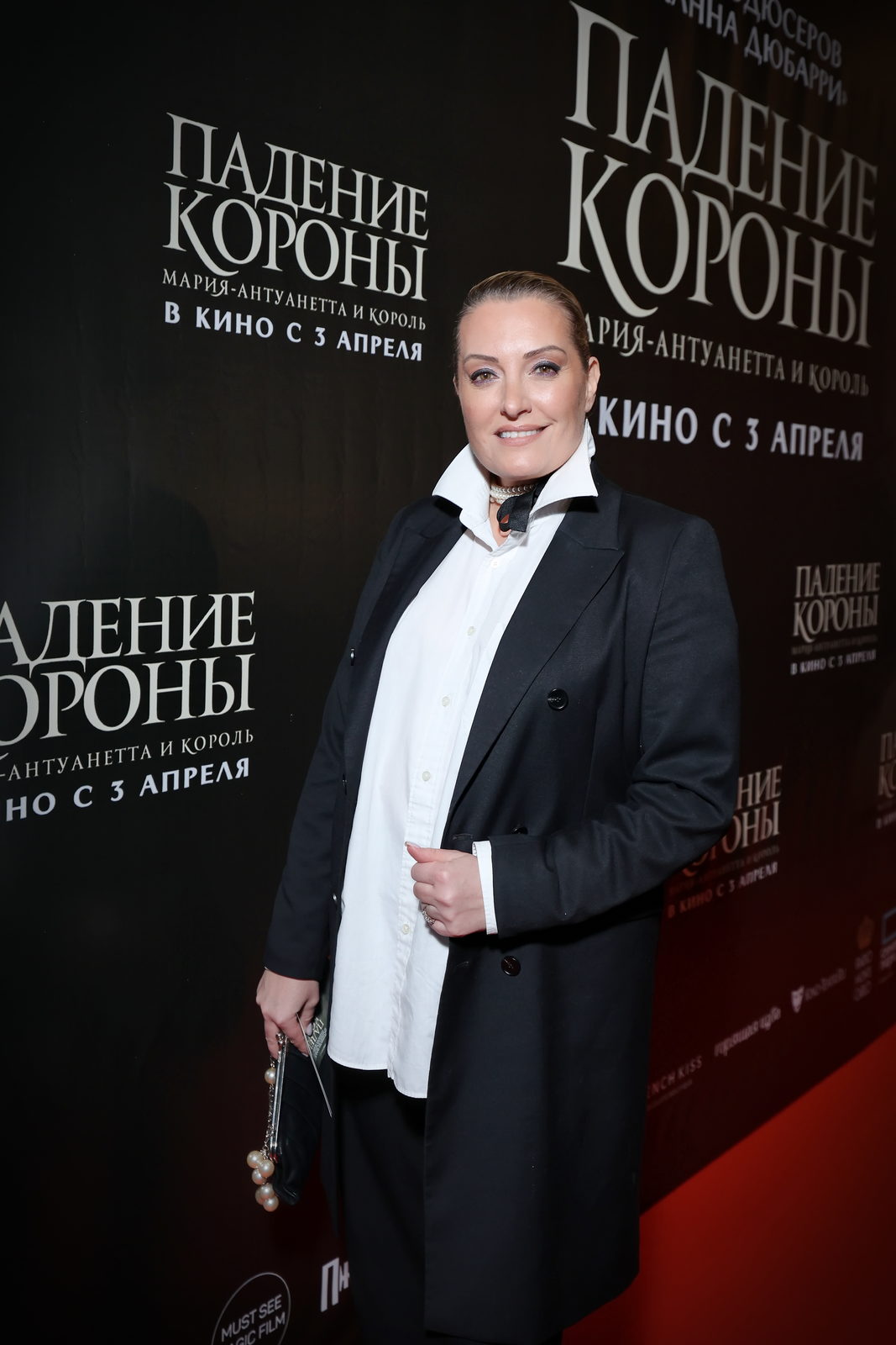 Отмена монархии: Алла Сигалова, Евгения Ахременко и Антон Пампушный Отмена монархии: Алла Сигалова, Евгения Ахременко и Антон Пампушный