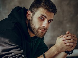 Дмитрий Ендальцев снимает экранизацию «Другой поляны» Кира Булычёва