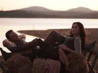 «Он тупой как бревно»: опубликован трейлер комедии «Холоп. Великолепный век» с Керемом Бюрсином