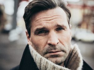 «Папа сказал: помогать не буду»: Виктор Добронравов о семье и выборе профессии
