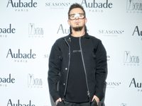  ,         Aubade 
