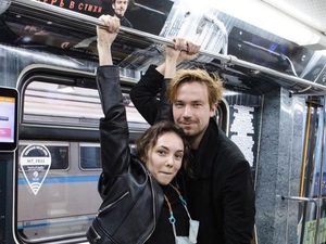 Александр Петров и Стася Милославская отметили запуск тематического поезда в московском метро