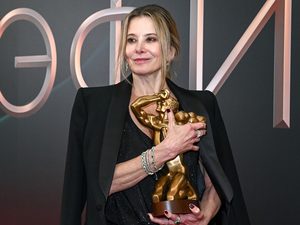 В прямом эфире: Юлия Высоцкая, Регина Тодоренко и Алёна Хмельницкая