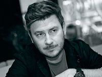Дмитрий Глуховский: «Патриархальное общество сейчас переживает очень серьёзное потрясение» 
фотографии