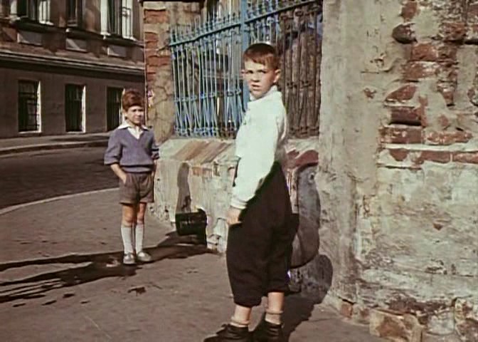 "Каток и скрипка" (1960), Хохловский переулок