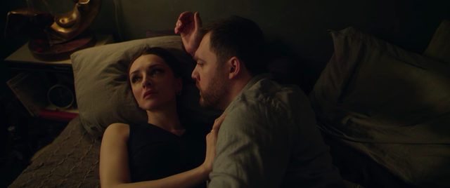 «В постели» - трейлер - Кино-Театр.Ру