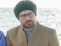«Нежные листья, ядовитые корни»